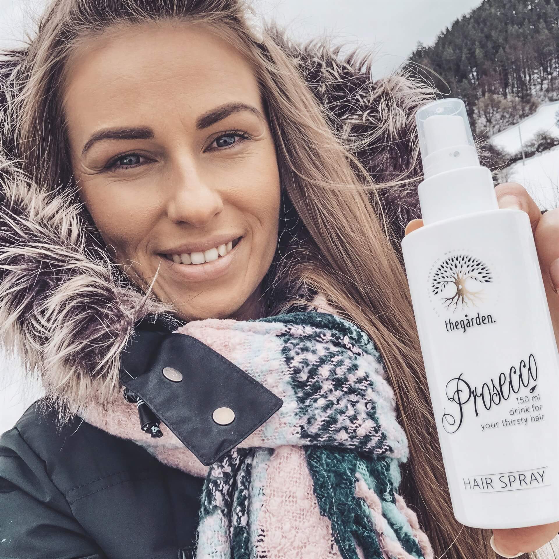 Hair Prosecco Spray™ - unikátny vlasový sprej pre väčší objem, nadýchanejšie a lesklejšie vlasy - The Garden - expertnavlasy.sk