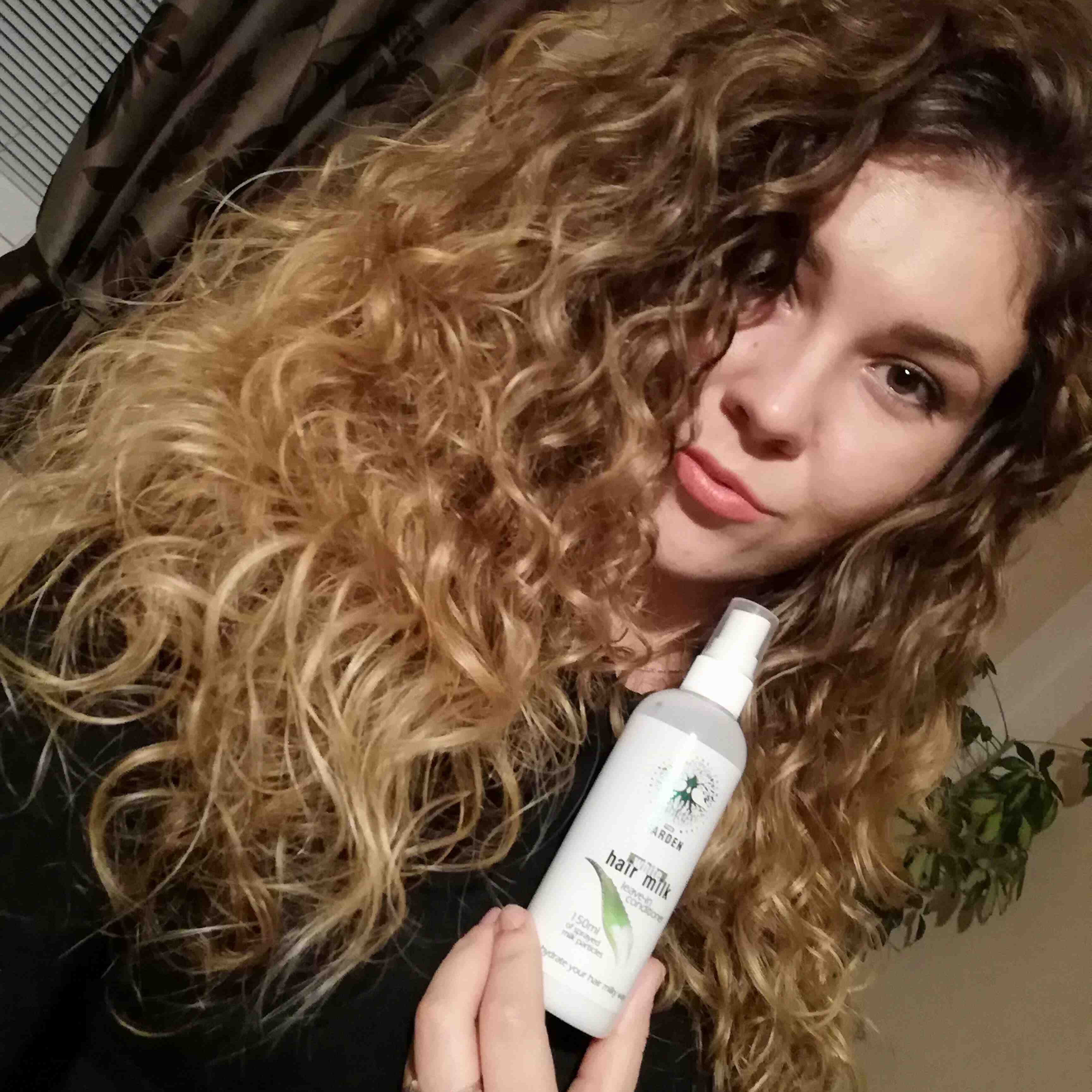 WHITE Hair Milk™-vlasové mlieko na matné, suché, jemné a lámavé vlasy s účinkom hydratácie a regenerácie - The Garden - expertnavlasy.sk