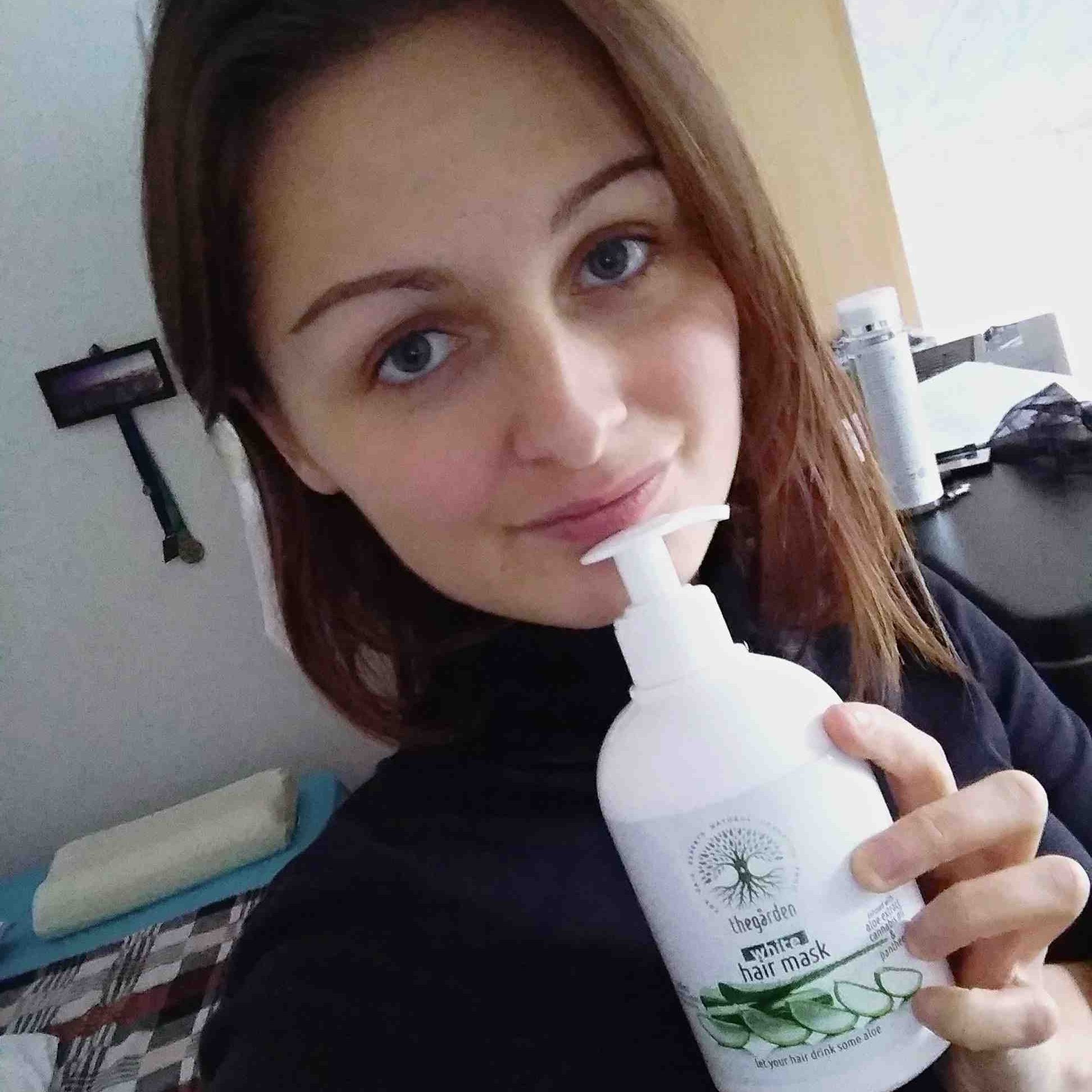 White Hair Mask™-vlasová maska pre hĺbkovú hydratáciu suchých, poškodených, či farbených vlasov - The Garden - expertnavlasy.sk