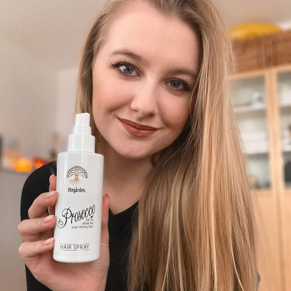 Hair Prosecco Spray™ - unikátny vlasový sprej pre väčší objem, nadýchanejšie a lesklejšie vlasy - The Garden - expertnavlasy.sk