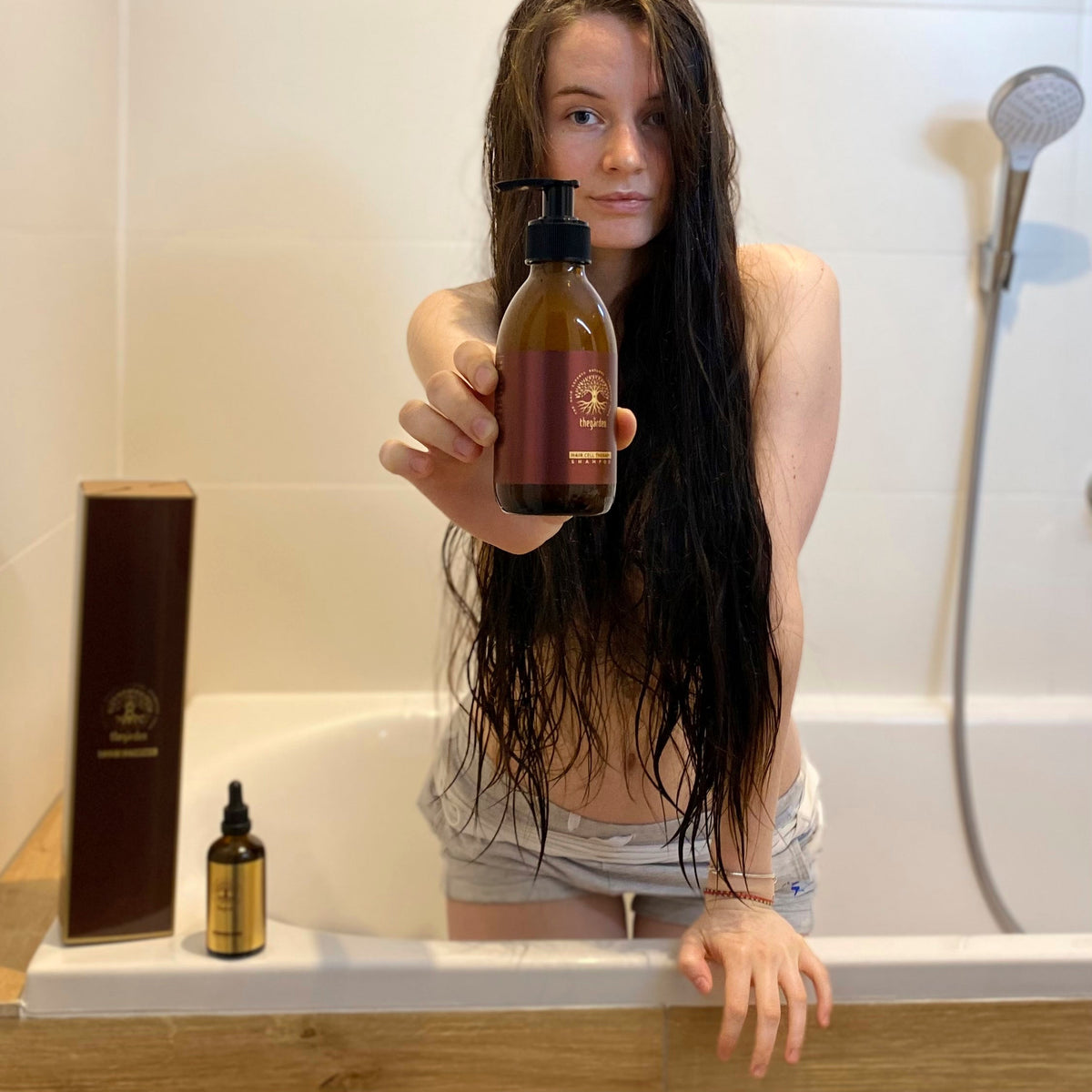 Haircell Therapy™-vlasové tonikum a šampón pre aktiváciu korienkov a vyčistenie vlasovej pokožky - The Garden - expertnavlasy.sk