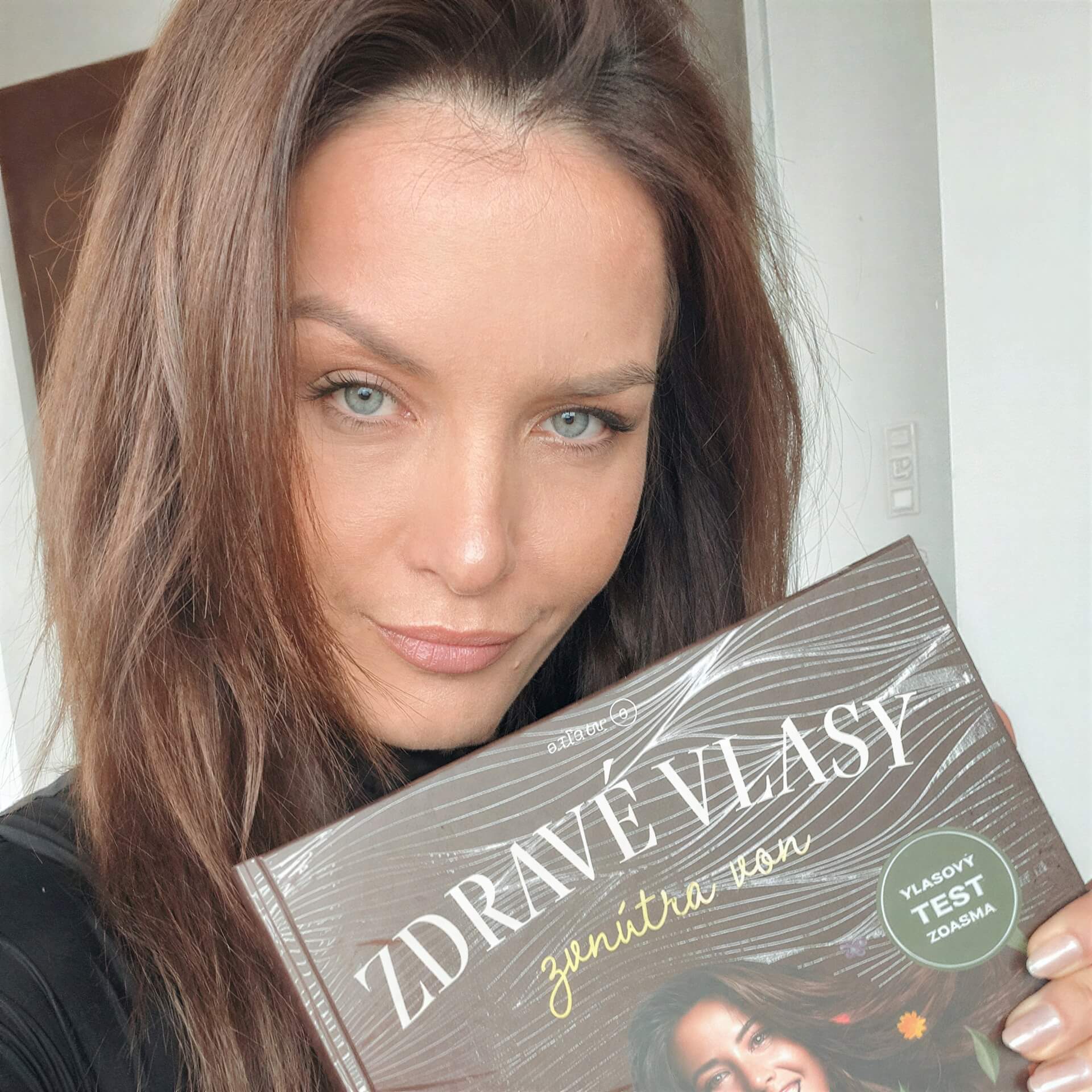 kniha Zdravé vlasy zvnútra von, Prvá slovenská kniha o prístupe ku vlasovm zvonku aj zvnútra súčasne