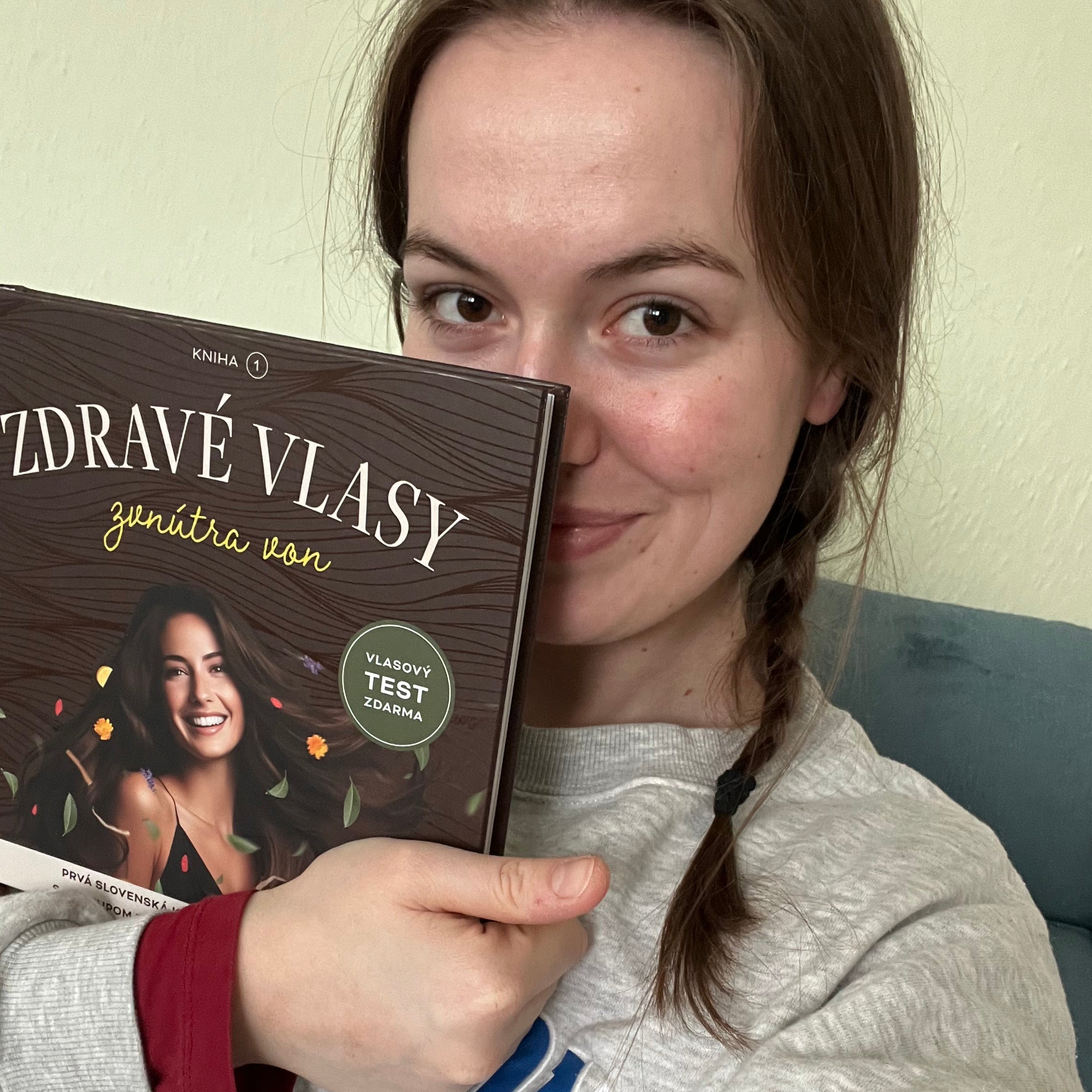 kniha Zdravé vlasy zvnútra von, Prvá slovenská kniha o prístupe ku vlasovm zvonku aj zvnútra súčasne