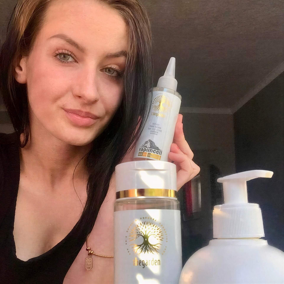 Zvýhodnený GOLDEN Herbs Trio balíček -vlasové tonikum, šampón a bylinná zmes pre mastnú pokožku - The Garden - expertnavlasy.sk